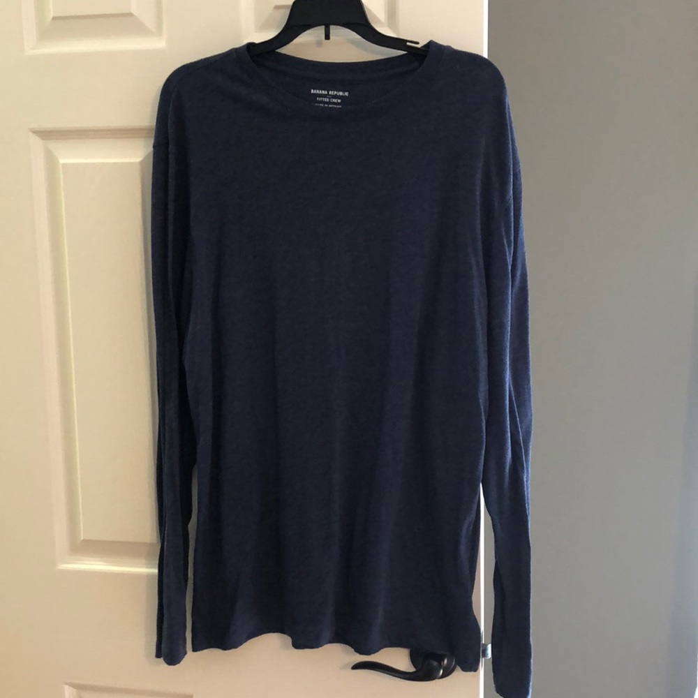 Men’s fitted crew neck shirt